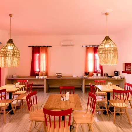 Acqua Vatos Hotel 3*